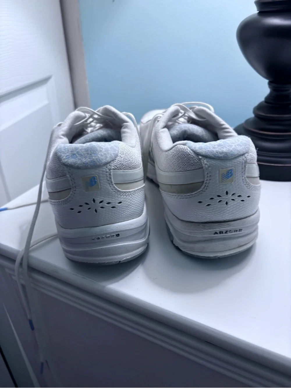 New Balance white 3 Arch Advantage sneakers